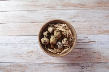 Taze bıldırcın yumurtası. Sağlıklı diyet gıda