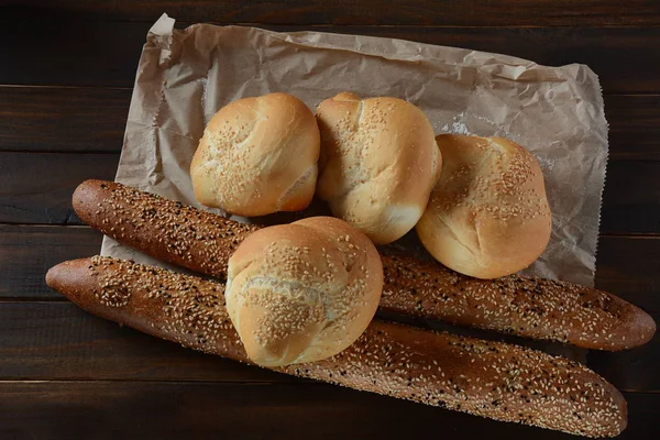 Piekarnia Świeży Pachnący Chleb Domowy Chleb Drewnianym Tle — Zdjęcie stockowe
