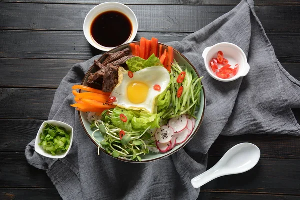 쇠고기 야채비빔밥 비빔밥 — 스톡 사진