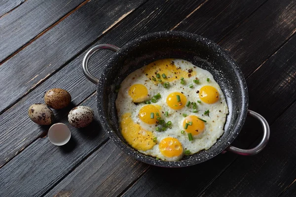 Смажені Перепелині Яйця Сковороді Сніданок Здорова Органічна Їжа — стокове фото