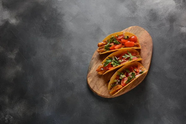 Tacos Con Pollo Verduras Parrilla Estilo Comida Mexicana —  Fotos de Stock