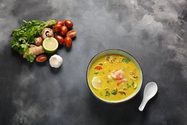 Tom Yam Kung Sopa Tailandesa Picante Com Camarão Frutos Mar — Fotografia de Stock