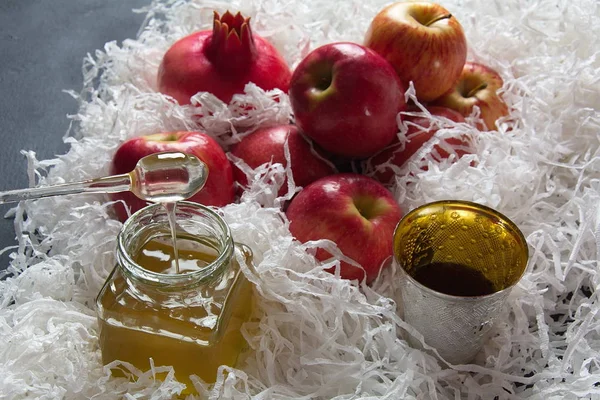 Rosh Hashanah Jewish New Year Holiday Concept Traditional Symbols Honey — Stock Photo, Image