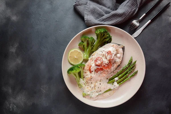 Cremoso Horno Salmón Mantequilla Ajo Toscano Horneado Una Deliciosa Salsa — Foto de Stock