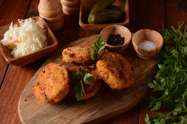 Chuletas Pollo Caseras Fritas Jugosas Revestido Con Pan Rallado Delicioso — Foto de Stock