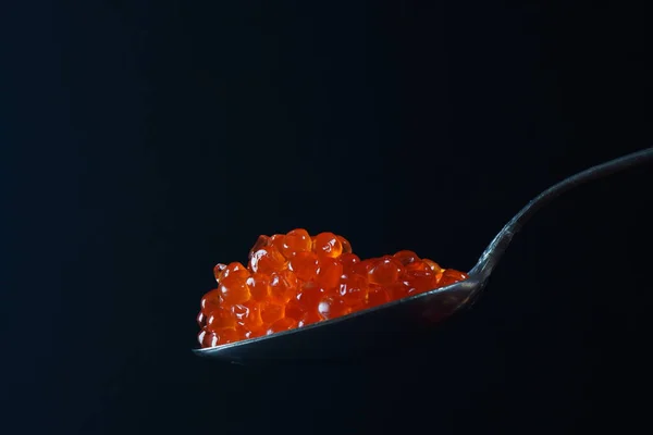 Red Caviar Spoon Black Background Close Salmon Caviar Delicatessen — Stock Photo, Image