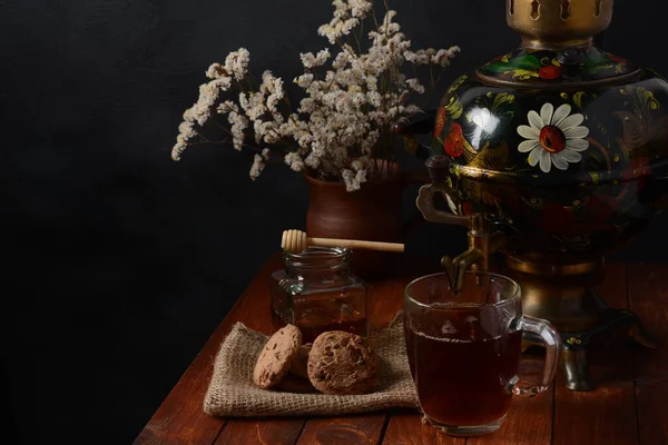 Tea Party Rustic Style Samovara Glass Glass Holder Honey Cookies — Stock Photo, Image