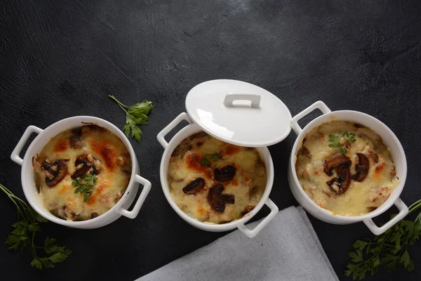 Julienne with chicken and mushrooms with a golden crust , baked cheese — Stock Image Julienne Chicken Mushrooms Golden Crust Baked Cheese Stock Image