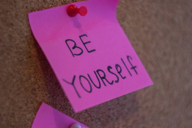 Metin not kağıdı ve ahşap kendin ol