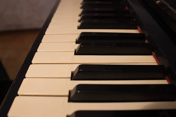 Ein Musiker Spielt Klavier Berührt Der Musiker Oder Komponist Mit — Stockfoto
