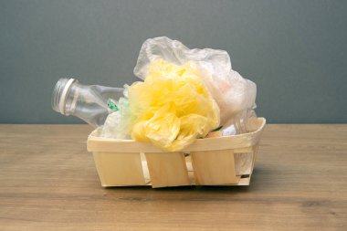 Sıfır atık yönetimi, resimli temel prensipler Reddet, azalt, geri dönüştür, onar, tekrar kullan, çürüt. Tasarruf, eko yaşam tarzı, sürdürülebilir yaşam ve düşük atık kavramı