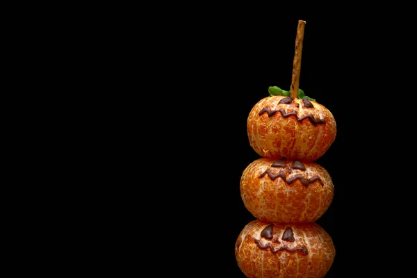 Comida Halloween Rosto Tangerina Tangerina Frutas Laranja Halloween Conceito Mínimo — Fotografia de Stock