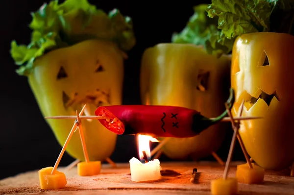 Papryka Halloween Skład Ofiary Palenia Jedzenia Grillowane Warzywa Wegetarianizm — Zdjęcie stockowe