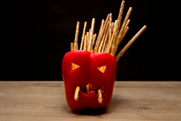 Halloween Żywności Kolorowe Zdrowe Nadziewane Czerwony Słodki Papryka Dzwonek Wyciętych — Zdjęcie stockowe