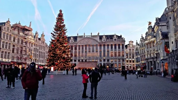 Brussels Belçika Noel Dönemi Ana Kare Festively Şehir Işıkları Ile — Stok fotoğraf