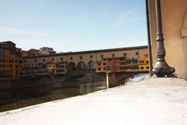 Os canais da cidade de florence no arno — Fotografia de Stock