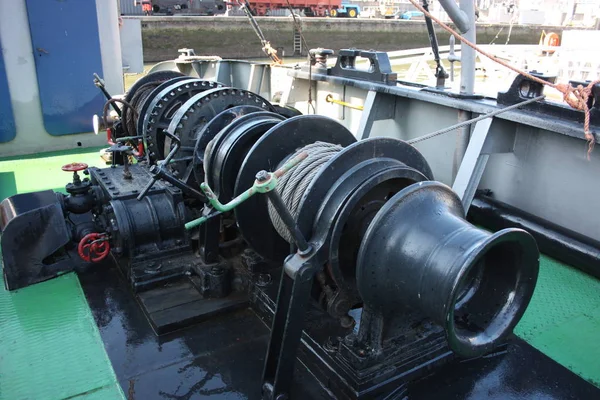 Herramientas de navegación, motor náutico. partes de un barco o un barco. bombas y motores — Foto de Stock