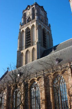 Rotterdam San Lorenzo kilise, güzel bir bahar gününde Hollanda metropol şehir görünümü