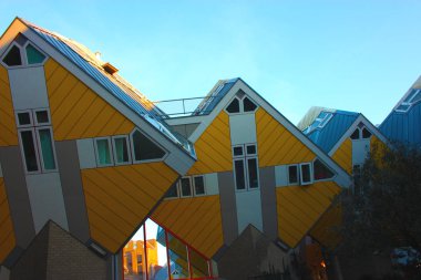Rotterdam, metropolitan şehrinkübik evler içinde daire ve ofisler.
