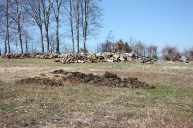yeşil alanlar. kayak pistleri careggine için yaz aylarında görüldü. Toskana kar, kuru ve kurak arazi olmadan asfalt ve yeşil yol