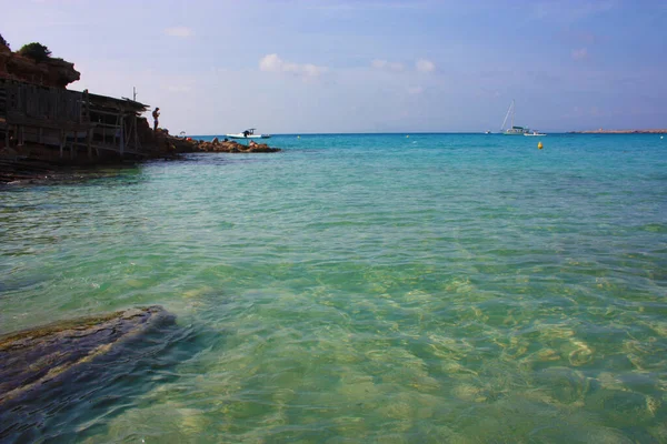 Mar Azul Cala Saona Verano Formentera Las Islas Baleáricas — Foto de Stock