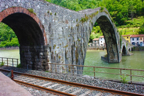 Puente Del Diablo Ciudad Toscana Borgo Mozzano Río Serchio Entre —  Fotos de Stock