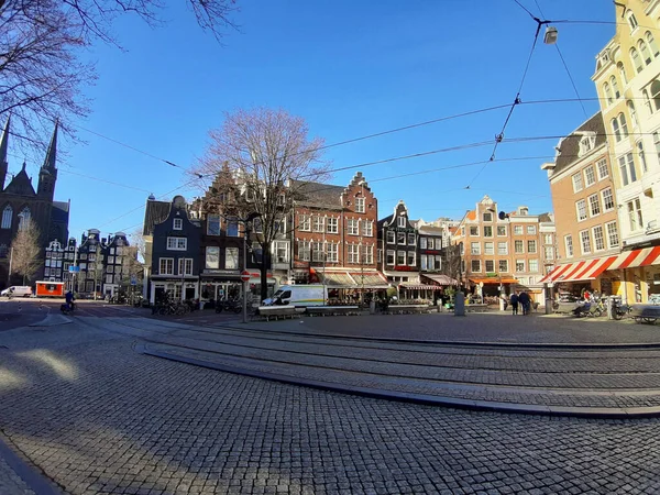 Hollanda Daki Tipik Evler Arasında Amsterdam Sokaklarında Terk Edilmiş Bir — Stok fotoğraf