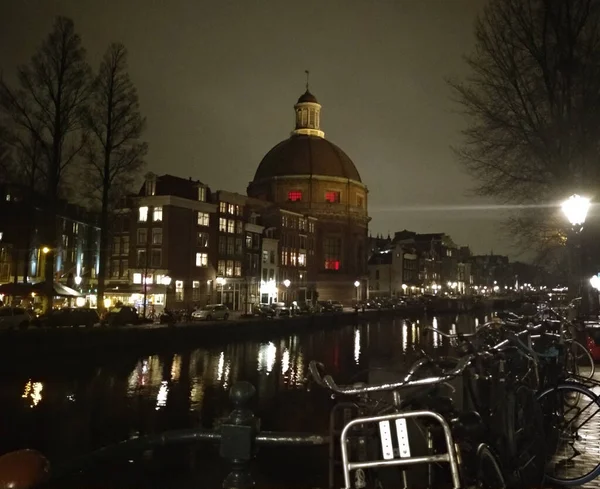 Die Romantischen Holländischen Kanäle Von Amsterdam Einem Grauen Winterdunsttag — Stockfoto