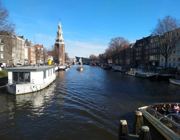 Die Romantischen Holländischen Kanäle Von Amsterdam Einem Grauen Winterdunsttag — Stockfoto