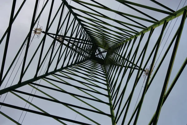 Elektrické Světelné Věže Energie Pro Proud Komunikace Telekomunikace Síťové Připojení — Stock fotografie