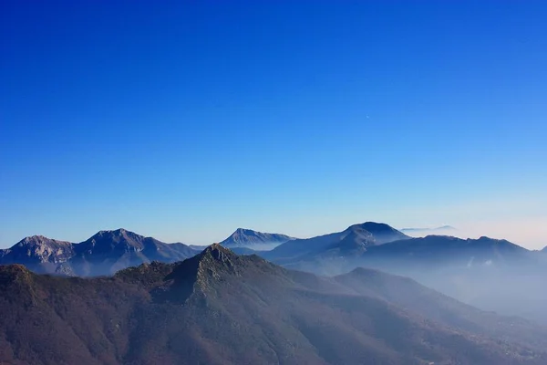 Colorido Atardecer Sobre Los Picos Las Montañas Los Alpes Apuanos — Foto de Stock