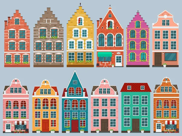 Conjunto de casas antiguas de colores europeos — Vector de stock