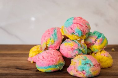 Ev yapımı gökkuşağı ya da pastel tanımlama bilgisi.
