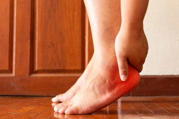 Dolor Talón Del Pie Femenino Fascitis Plantar Concepto Salud —  Fotos de Stock