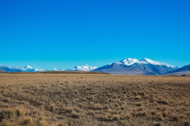 kar maskeli dağlar ve tepeler Ashburton Göller bölgesinde, South Island, Yeni Zelanda