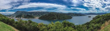 bay, Picton Limanı üzerinden, South Island, Yeni Zelanda görüntülemek