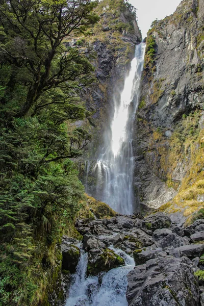 Devil's Punchbowl şelale: Arthur's Pass Ulusal Park, Avustralya