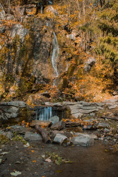 Koenigshuette Vattenfall Hösten Harz Mountains National Park Tyskland — Stockfoto