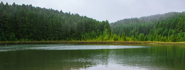 Vista sobre Lagoa Do Canario en la isla de Sao Miguel, Azores, Portugal — Foto de Stock