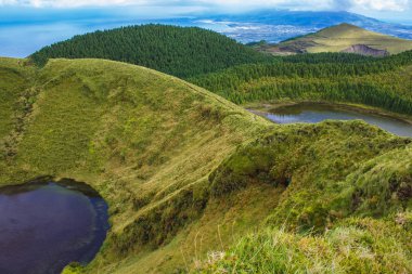 Lagoa das Empadadas, Sao Miguel Adası, Azores, Portekiz gölleri görünümü
