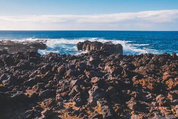 ชายฝั่งหินที่ชายฝั่งตะวันตกของเกาะ Sao Miguel, Azores, โปรตุเกส — ภาพถ่ายสต็อก