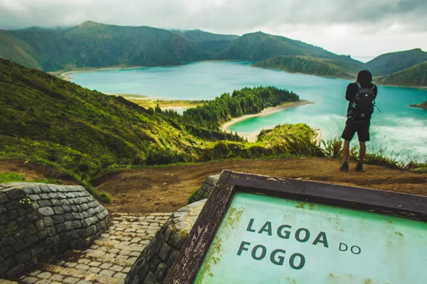 Hermosa vista del lago Lagoa do Fogo en la isla de Sao Miguel, Azores, Portugal — Foto de Stock