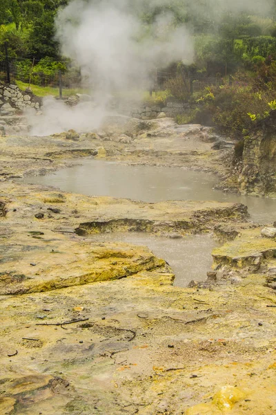 Geothermische Aktivität in Öfen Dorf, sao miguel, Azoren, Portugal — Stockfoto