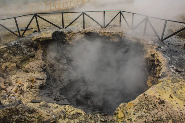 Geothermische Aktivität in Öfen Dorf, sao miguel, Azoren, Portugal — Stockfoto