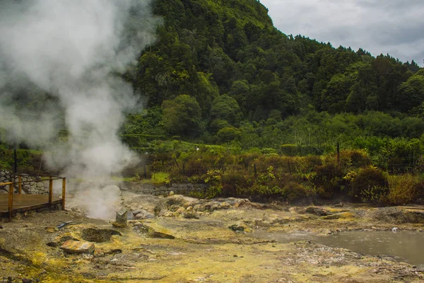 Actividad geotérmica en el pueblo de Furnas, Sao Miguel, Azores, Portugal — Foto de Stock