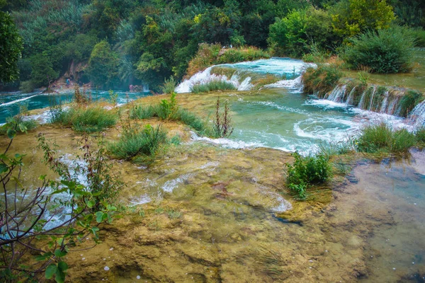 Krka Ulusal Parkı Şelale Vahşi Manzara Hırvatistan Ünlü Turistik Beldesinde — Stok fotoğraf