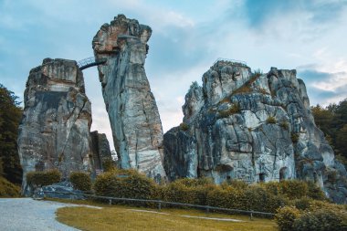 Dıştan. Kum taşı oluşumu Teutoburg Ormanı, Kuzey Ren Vestfalyası, Almanya