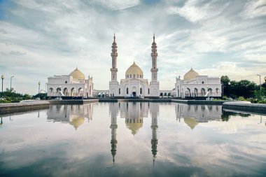 Beyaz Müslüman caminin yapım aşamasında Bolgar, Tataristan, Rusya Federasyonu