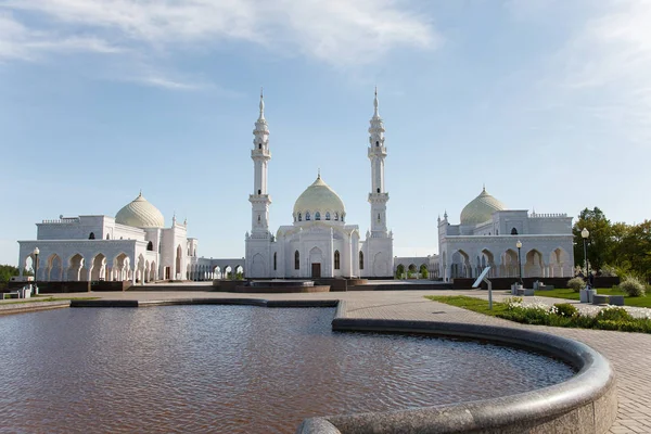 Beyaz Müslüman caminin yapım aşamasında Bolgar, Tataristan, Rusya Federasyonu