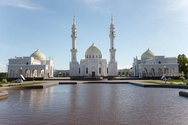 Beyaz Müslüman caminin yapım aşamasında Bolgar, Tataristan, Rusya Federasyonu